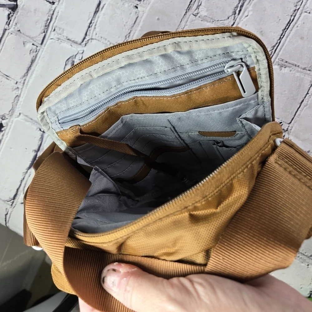 Tumi Tech nylon crossbody messenger travel bag purse